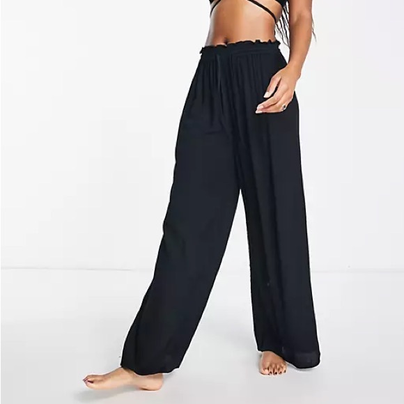 Iisla & Bird Exclusive drawstring beach pants in black - Picture 1 of 4